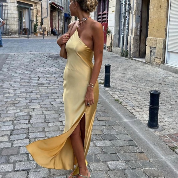 NWT COMMENSE Moonlight Open Back Satin Slit Maxi Dress Yellow - Size XS - Picture 2 of 6